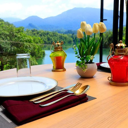 Hotel Serene Aqua Hills Kozhikode à Mennanyam Extérieur photo