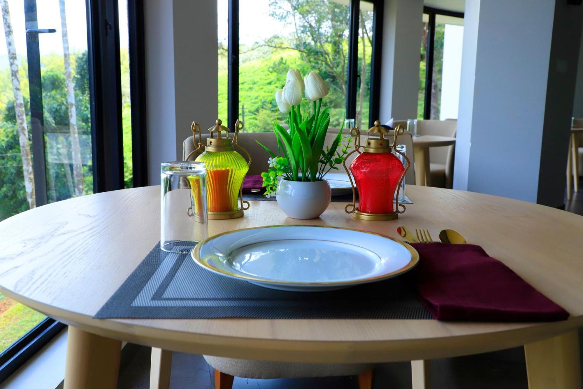 Hotel Serene Aqua Hills Kozhikode à Mennanyam Extérieur photo